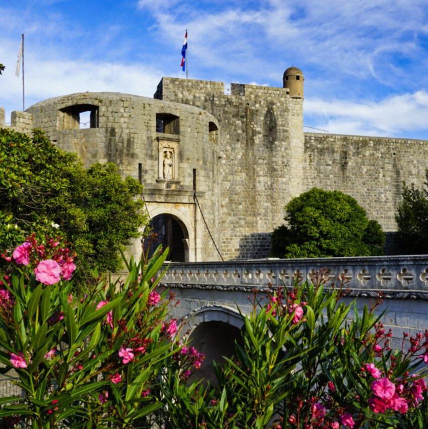 Main entrance to Old town!